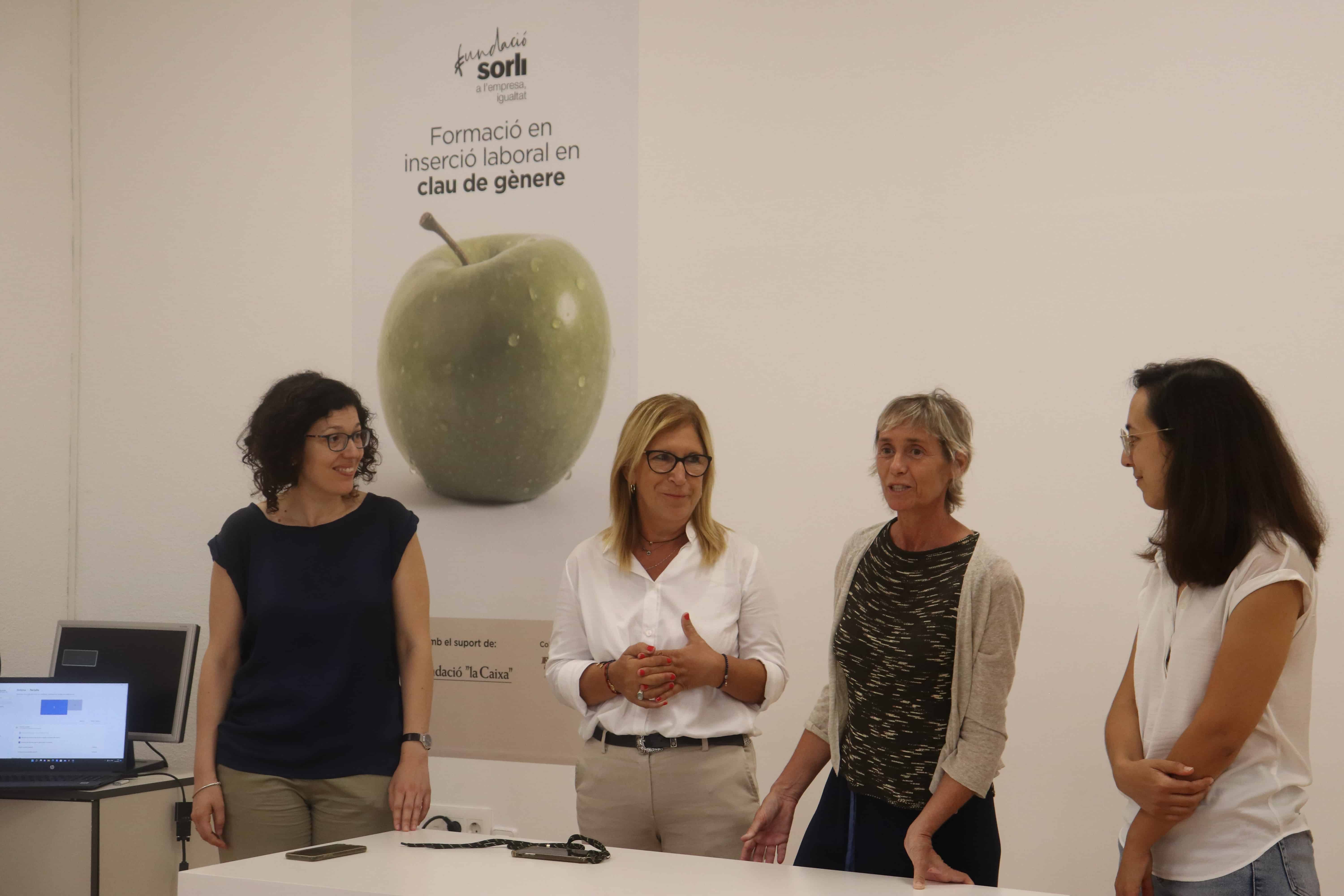 Formació per a la inserció laboral en clau de gènere Formació per a la inserció laboral en clau de gènere